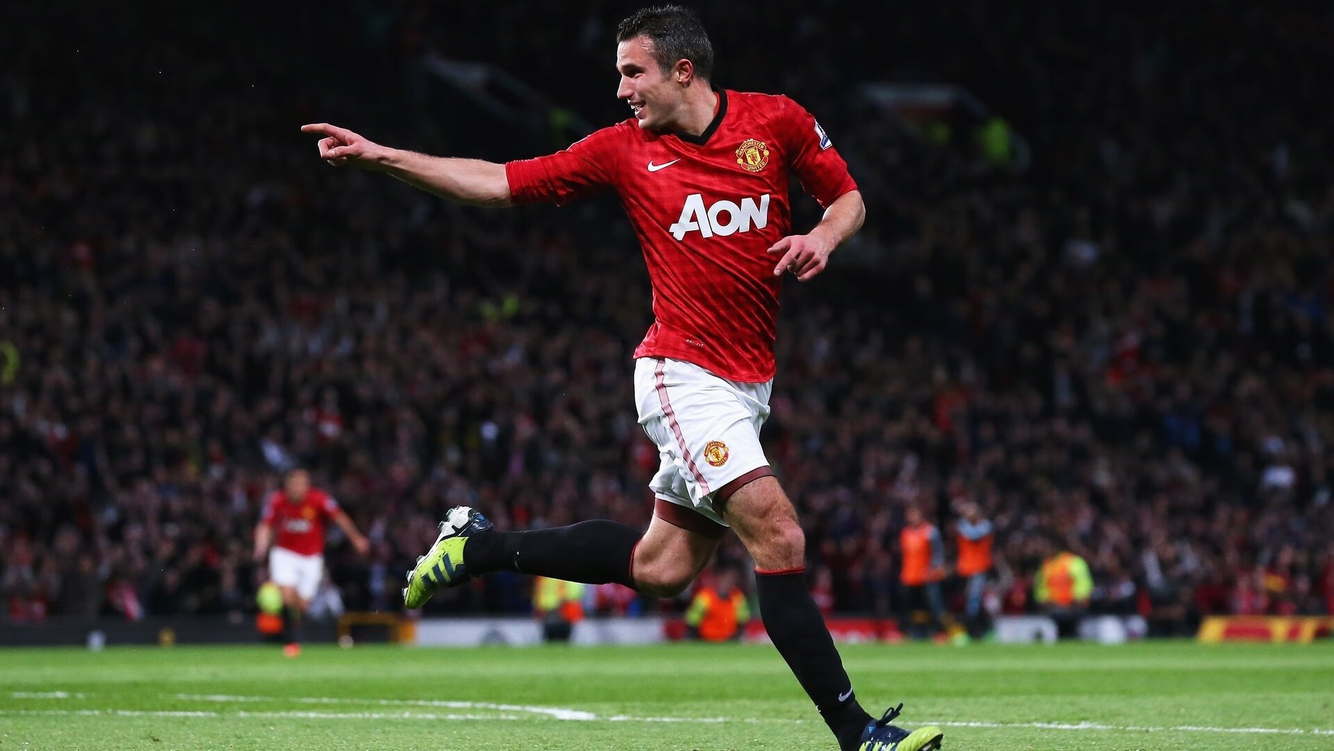 九游娱乐官网-国际车手争夺赛季桂冠，国际赛车车队